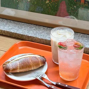 사월의물고기 사진 1