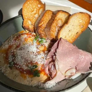 쿠어드꾸뜨 대표 사진