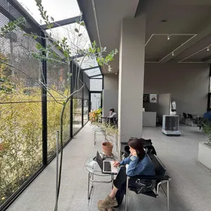 카페 산아래 대표 사진