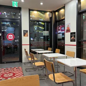 왓더버거 대표 사진