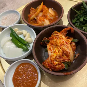 거대돼지국밥 대표 사진