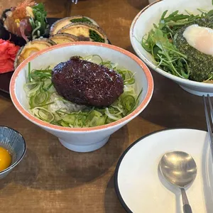 료미 대표 사진