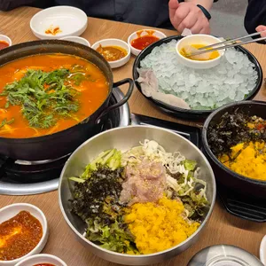 속초오징어어시장 대표 사진