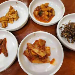 하얀집 대표 사진