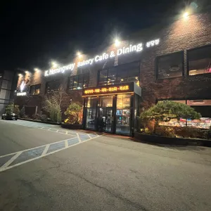 k헤밍웨이 카페 리뷰 사진