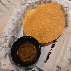 바토스앤폴리스 사진