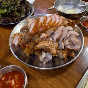 평안도 족발집 대표 사진