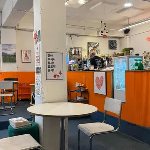 여덟개의달 대표 사진