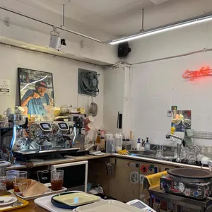 여덟개의달 대표 사진