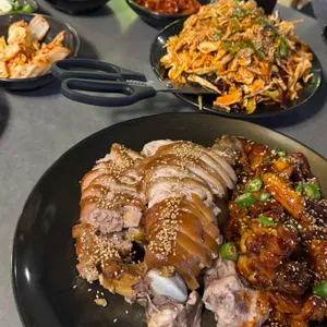 오밤족 대표 사진