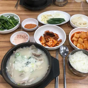 돌샘돼지국밥 대표 사진