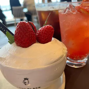 롱블랙 대표 사진