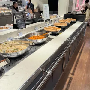 애슐리퀸즈 대표 사진