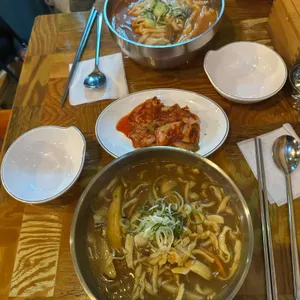 탐스칼국수 대표 사진