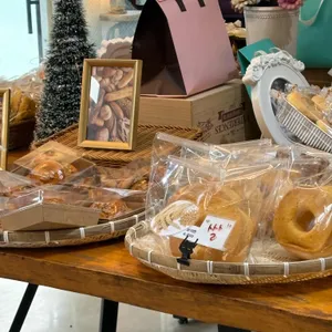 별을 보며빵을 굽다. 대표 사진