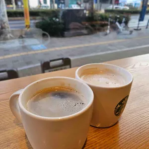 스타벅스 대표 사진