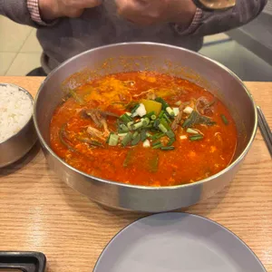 우뚝 해장국감자탕 밀면 사진 2