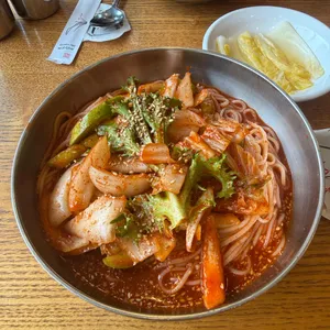 망향비빔국수 대표 사진