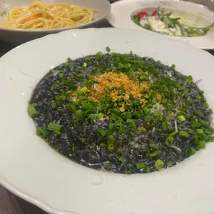 오스테리아 매료 대표 사진