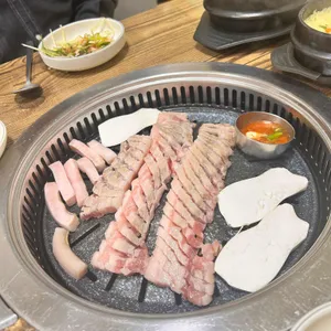 불타는꿀꿀이 사진 1