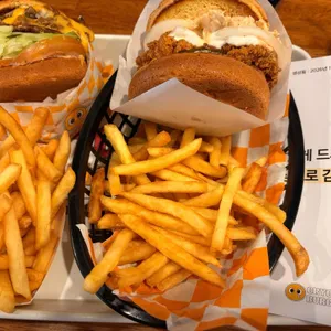 크라이 치즈버거 대표 사진