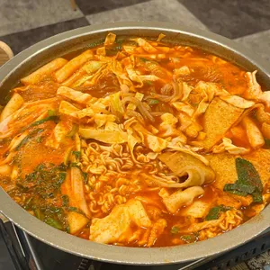 봉쥬떡볶이 대표 사진