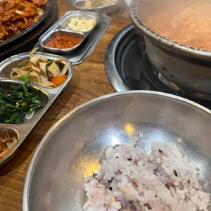 육찌삼 대표 사진