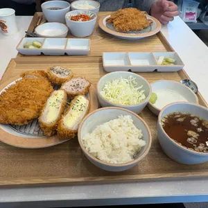 정성카츠 대표 사진