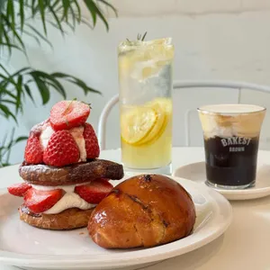 베이커스트 브라운 대표 사진