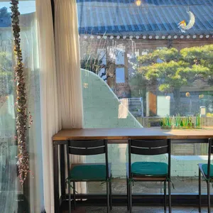 레브 대표 사진