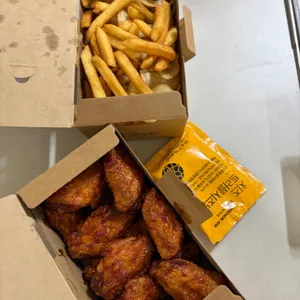 교촌치킨 사진
