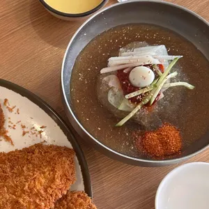 포크포크 매콤돈가스 칡불냉면 사진 1