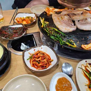 복돼지 대표 사진