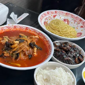 홍춘관 대표 사진