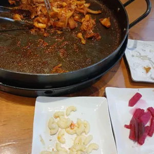오투닭갈비 앤 부대찌개 사진 1