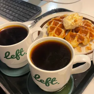 레프트 커피 사진 1
