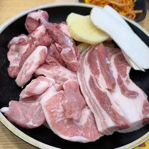 오모가리뒷고기전문점 사진