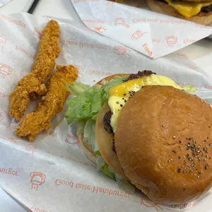 임어전씨수제버거 사진 1