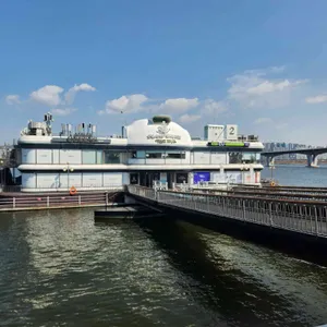 애슐리퀸즈 사진