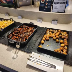 애슐리퀸즈 사진