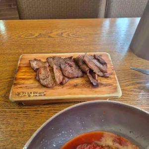 육쌈냉면 대표 사진