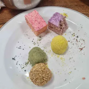 손맛한식뷔페 사진 2