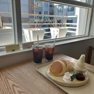 어나더미네스 대표 사진