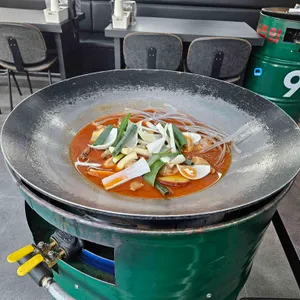 통큰솥뚜껑닭볶음탕 사진 1