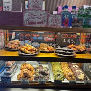 더 스팟 패뷸러스 대표 사진