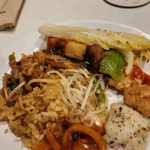 애슐리퀸즈 대표 사진