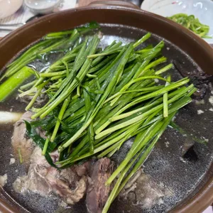 산천능이한방백숙 사진