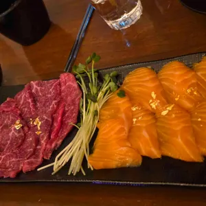 육회품은연어 사진