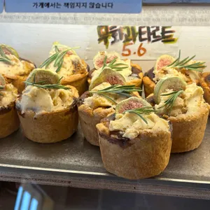 시모네 사진