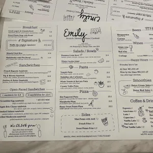 에밀리 리뷰 사진